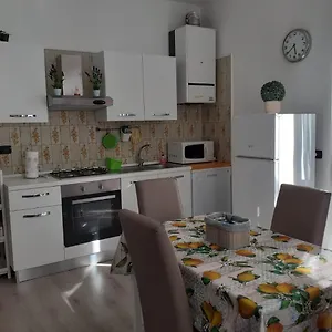 https://tigullio-vacations-flavia-beach-apartment.hotelitalianriviera.com
