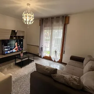 Al Piano Terra Vicino All'aeroporto. Appartement Quinto Di Treviso